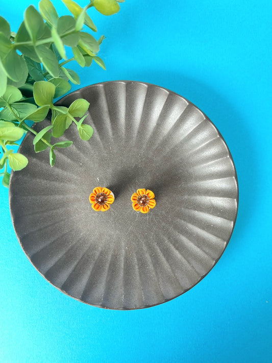 Zinnia Elegans Earrings | Tsumami-zaiku | Japan Handmade | Flower Arrangement Earrings | Sustainable Accessory | Casual Earrings | Best Gift Ideas | Eco Friendly Products