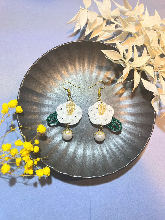 White camellia flower earrings for Women, Japan Traditional Crafts, Sustainable Japanese Washi Paper Accessories, Ultra-lightweight, Earrings for Gifts