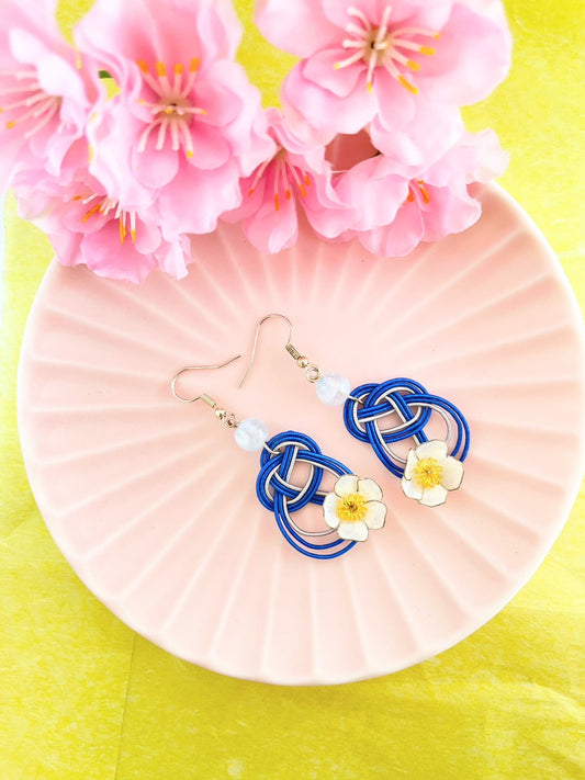 Love JAPAN Blue & Pretty White Flowers | Earrings | Mizuhiki | Only one Japan handmade in the world