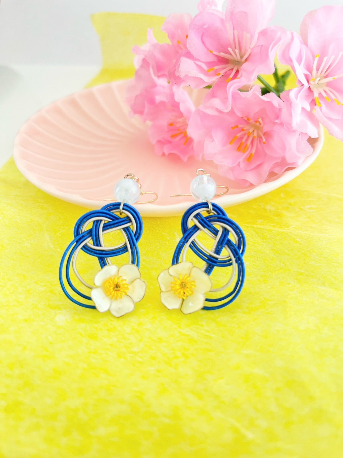 Love JAPAN Blue & Pretty White Flowers | Earrings | Mizuhiki | Only one Japan handmade in the world