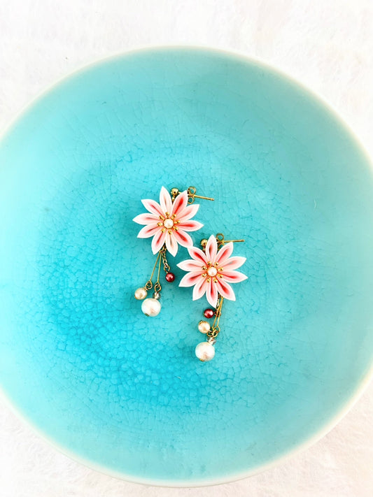 Cosmos color longing for autumn | Earrings | Tsumami-zaiku | Handmade in Japan