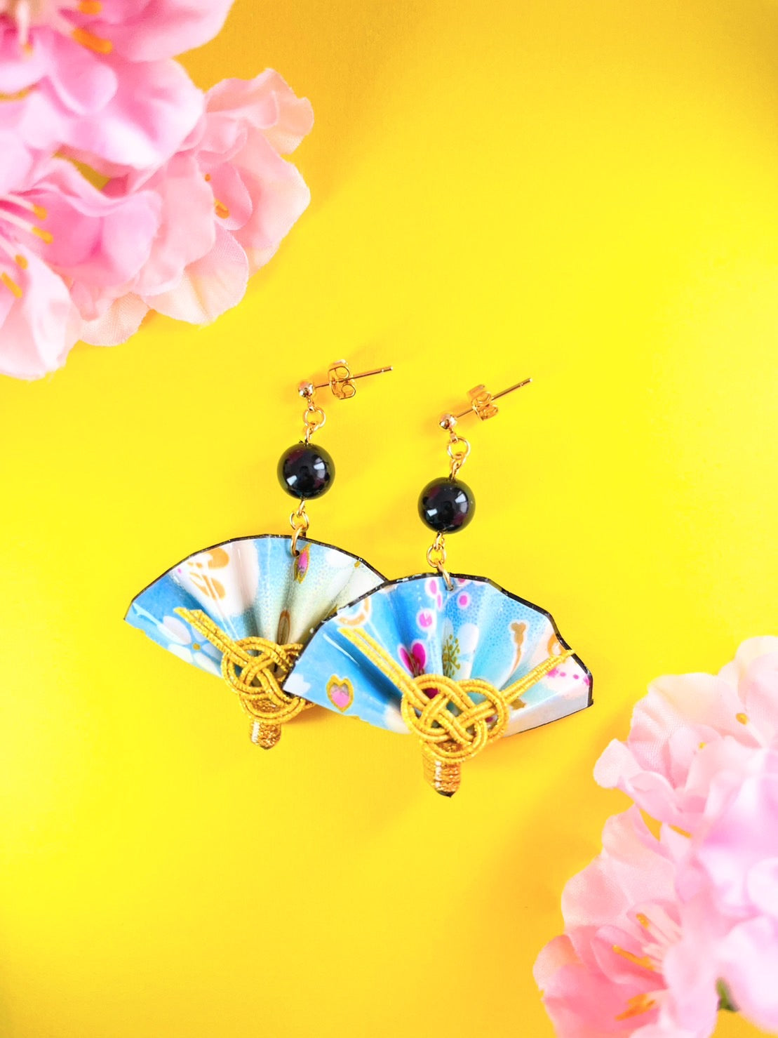 Elegant colors inspired by Japan New Year | Earrings | Fan-shaped accessories | Mizuhiki | Handmade in Japan