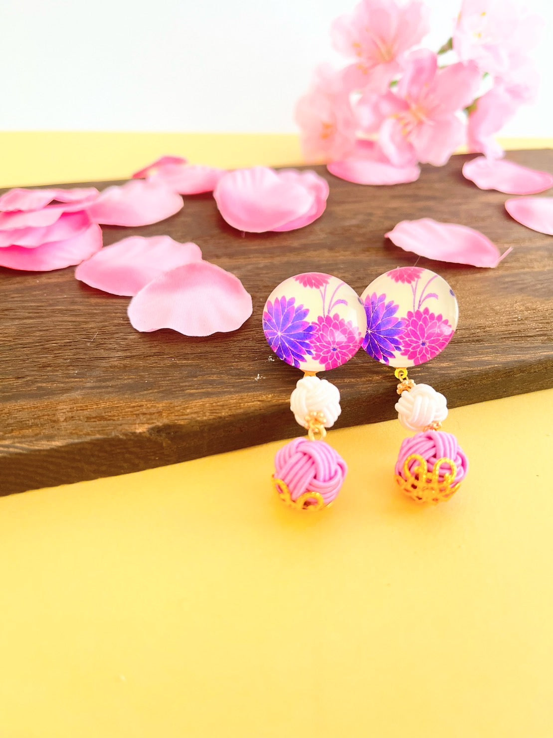 Neat purple color that makes you feel the harmony of Japan | Earrings | Mizuhiki | Handmade in Japan