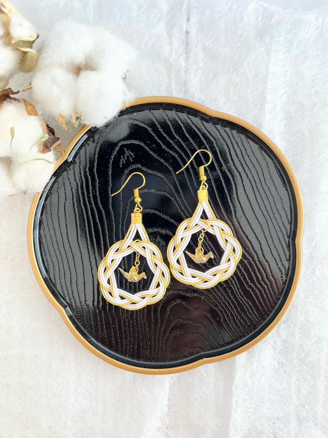 Cranes have a good relationship with white×gold | Earrings | Mizuhiki | Handmade in Japan