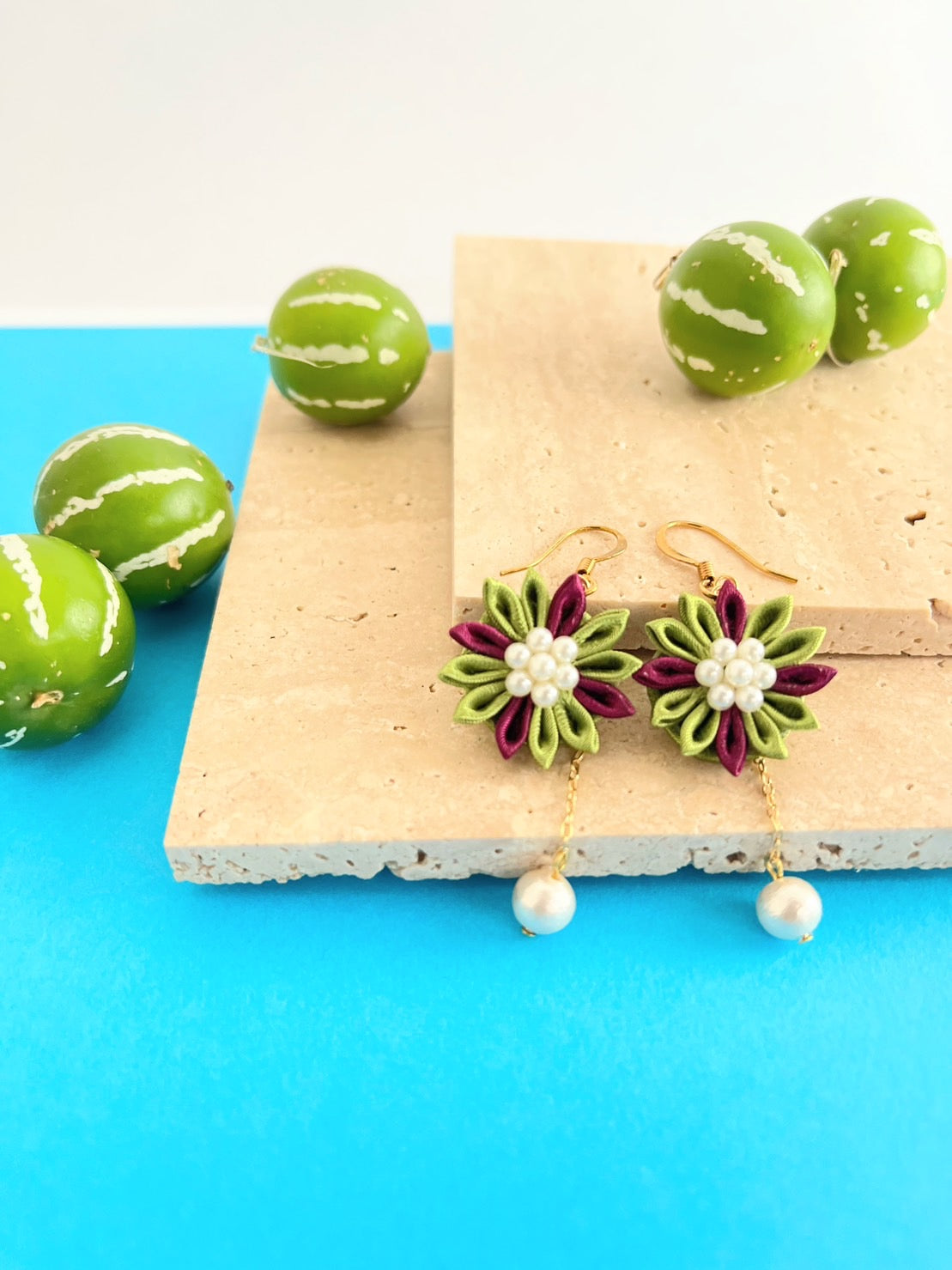 Autumn twilight feels green×brown| Earrings | Tsumami-zaiku| Handmade in Japan