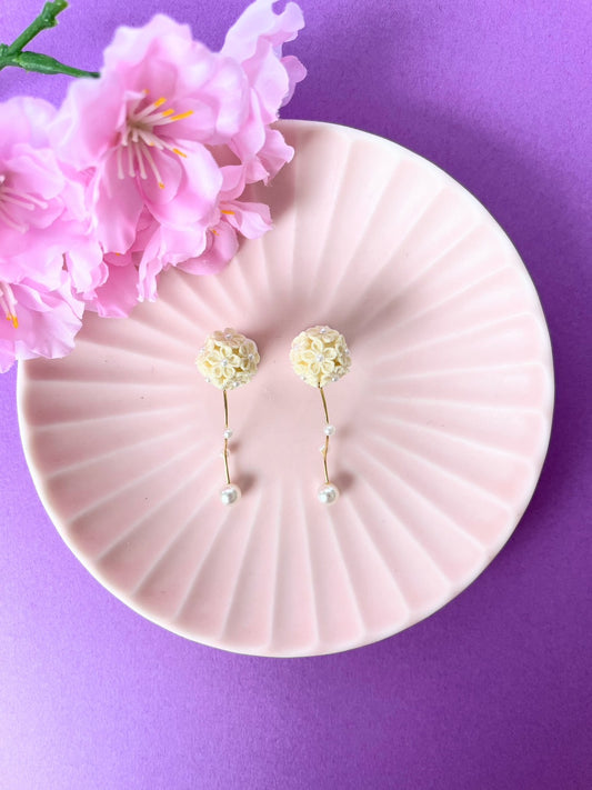 White Gypsophila Earrings | Tsumami-zaiku | Japan Handmade | Flower Arrangement Earrings | Sustainable Accessory | Gorgeous Earrings | Best Gift Ideas | Eco Friendly Products