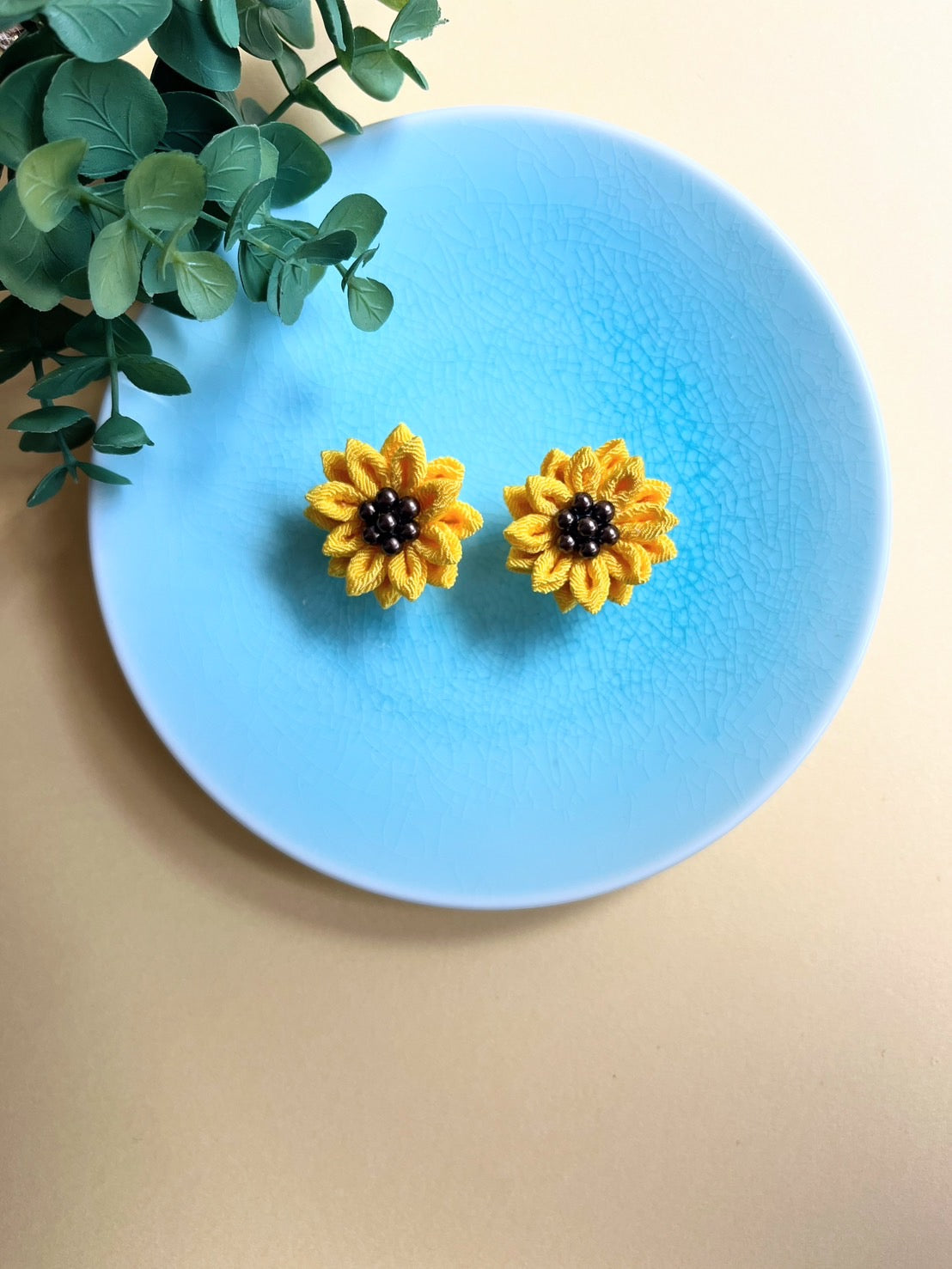 Positive Yellow Sunflower Earring | Earrings | Tsumami-zaiku| Handmade in Japan