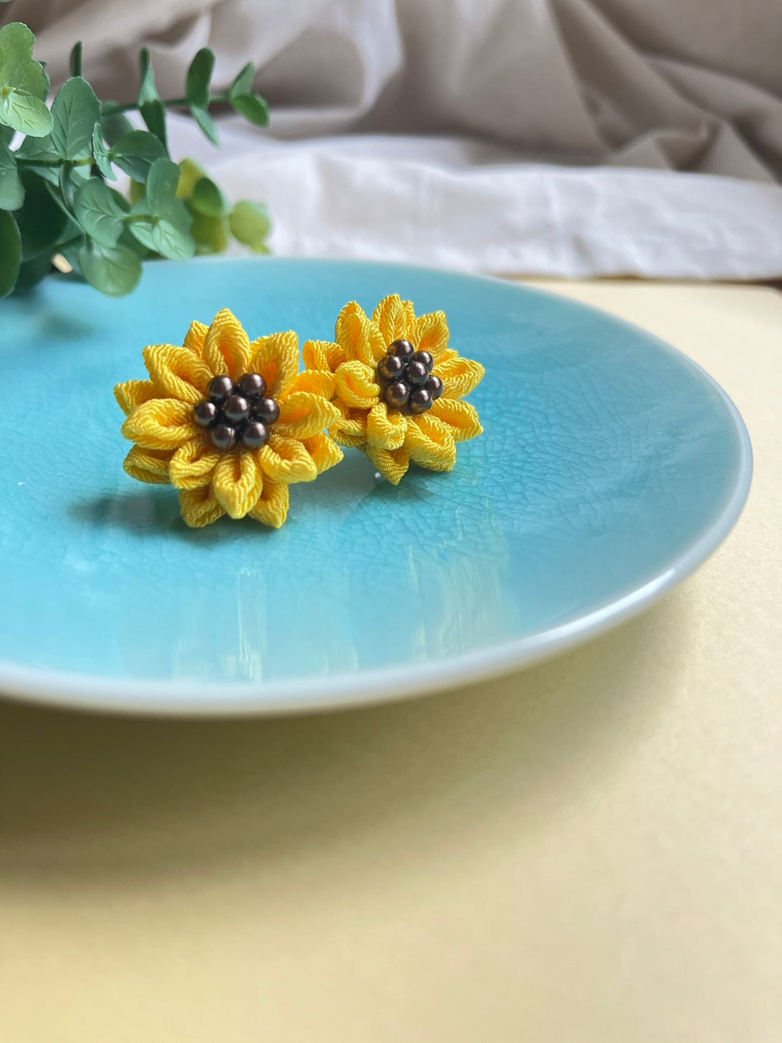 Positive Yellow Sunflower Earring | Earrings | Tsumami-zaiku| Handmade in Japan