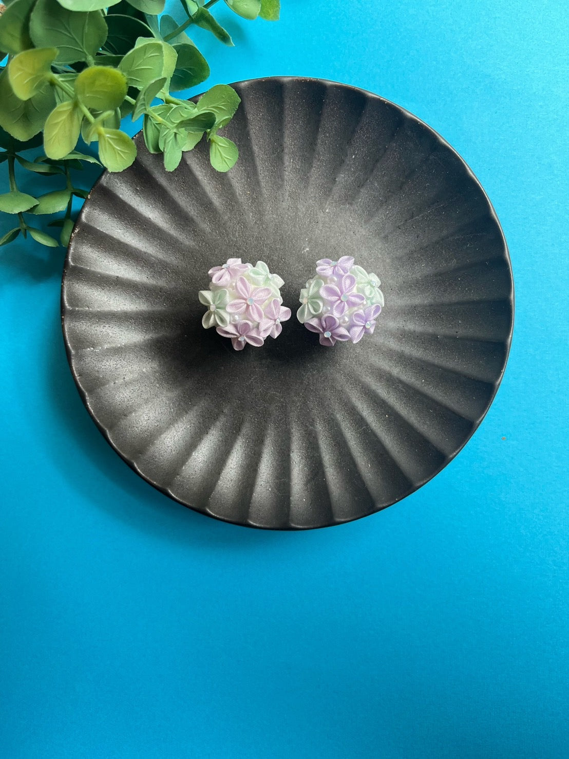 Blue × Purple hydrangea bouquet earring | Earrings | Tsumami-zaiku| Handmade in Japan